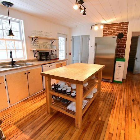 Le Partage Lodge: Destination Plein Air Et Sociale Val-Morin 외부 사진